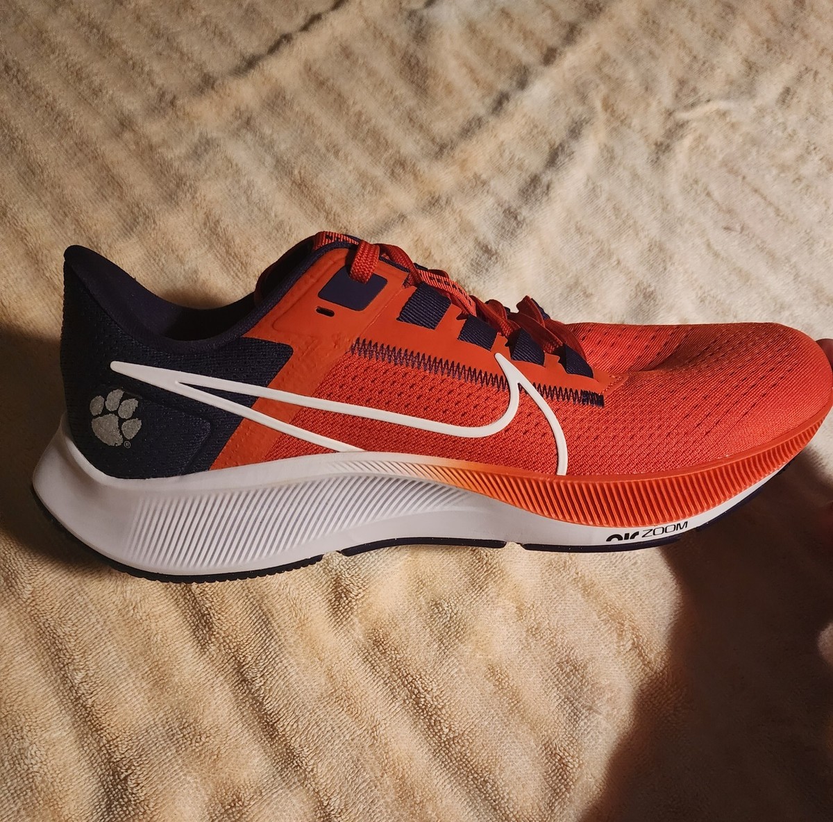 Nike Air Zoom Pegasus 38 Clemson Tigers NCAA Men Shoes Size 10 Orange DJ0819-800 Nike Air Zoom Pegasus 38 Clemson Tigers Orange White DJ0819  main image 3
