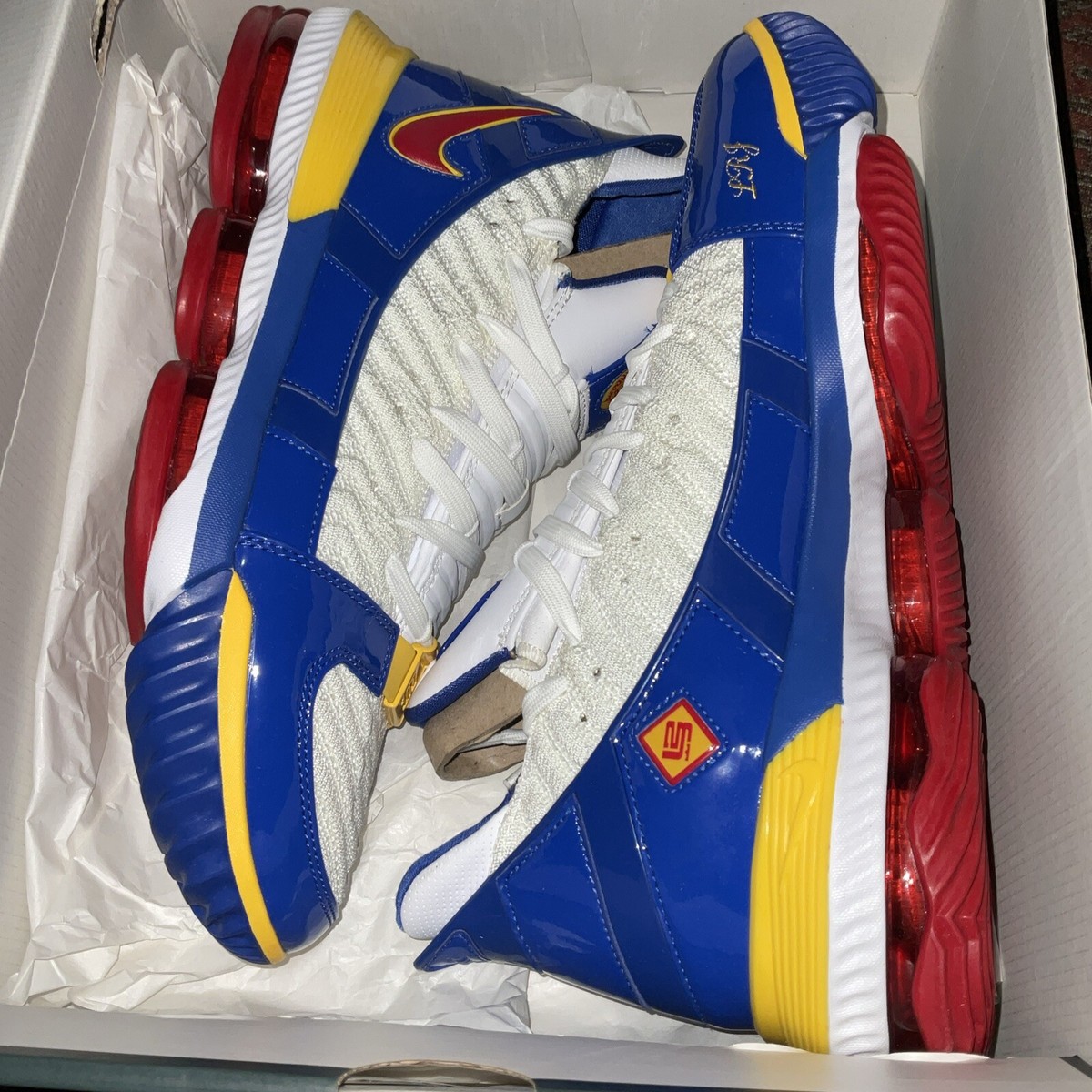 NIKE LEBRON XVI 16 SB SUPERMAN DEADSTOCK DS NIB SIZE 11.5  display picture 3