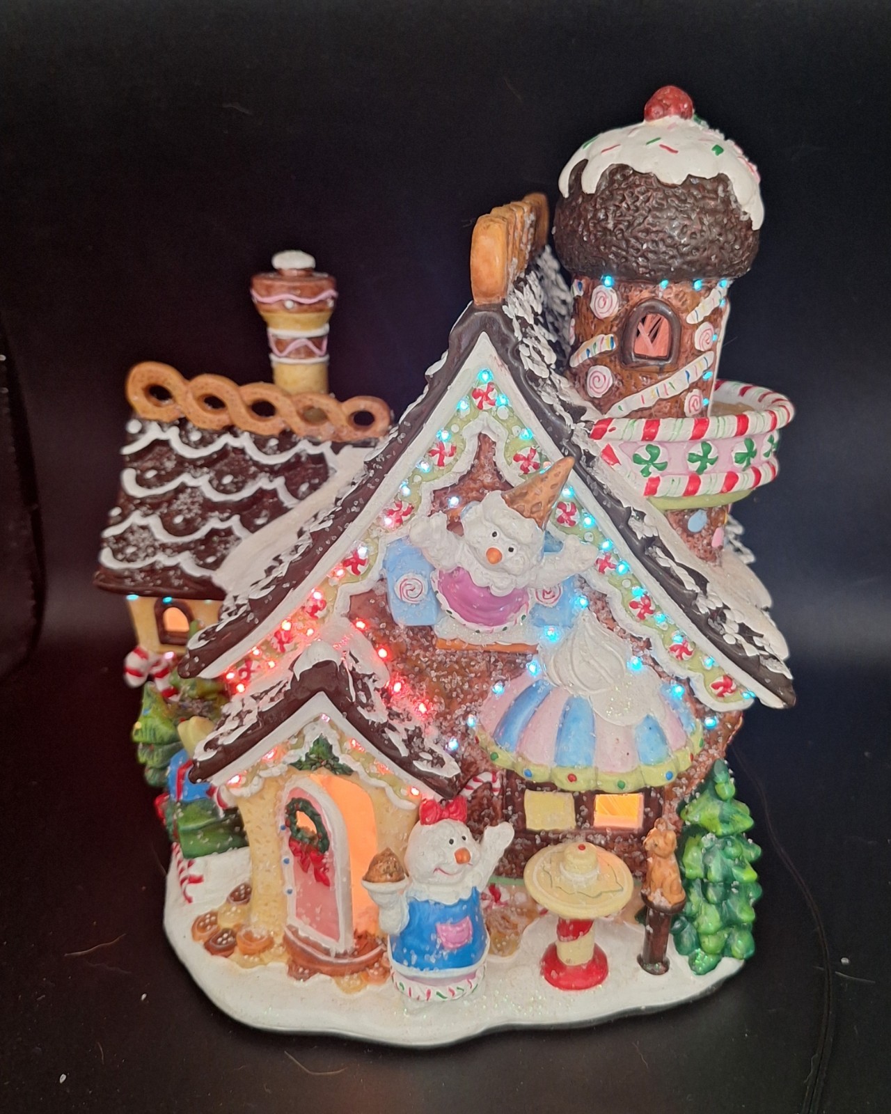 Christmas Holiday Time 2004 Village Collectibles Gingerbread House Fiber Optic