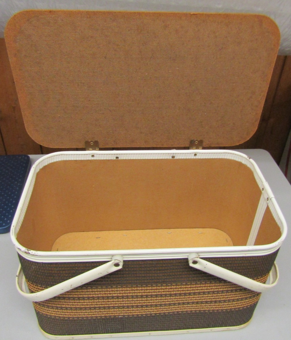 VINTAGE Redmon Picnic Basket with white metal fold down handles