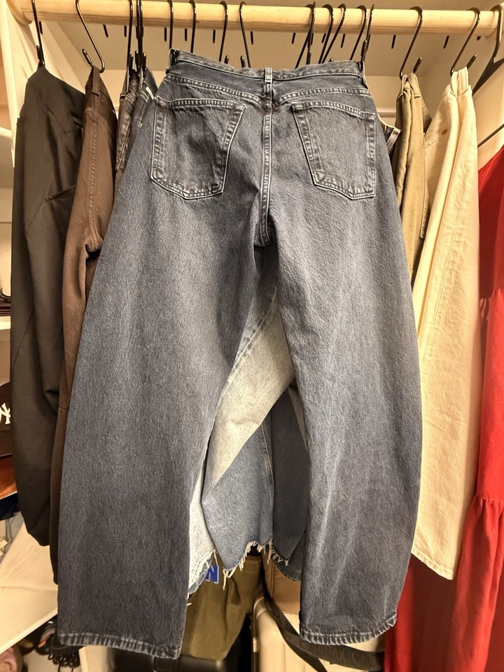 Pantalones de mezclilla Frame The Bubble color dorado talla 28 Foto 3 de 4