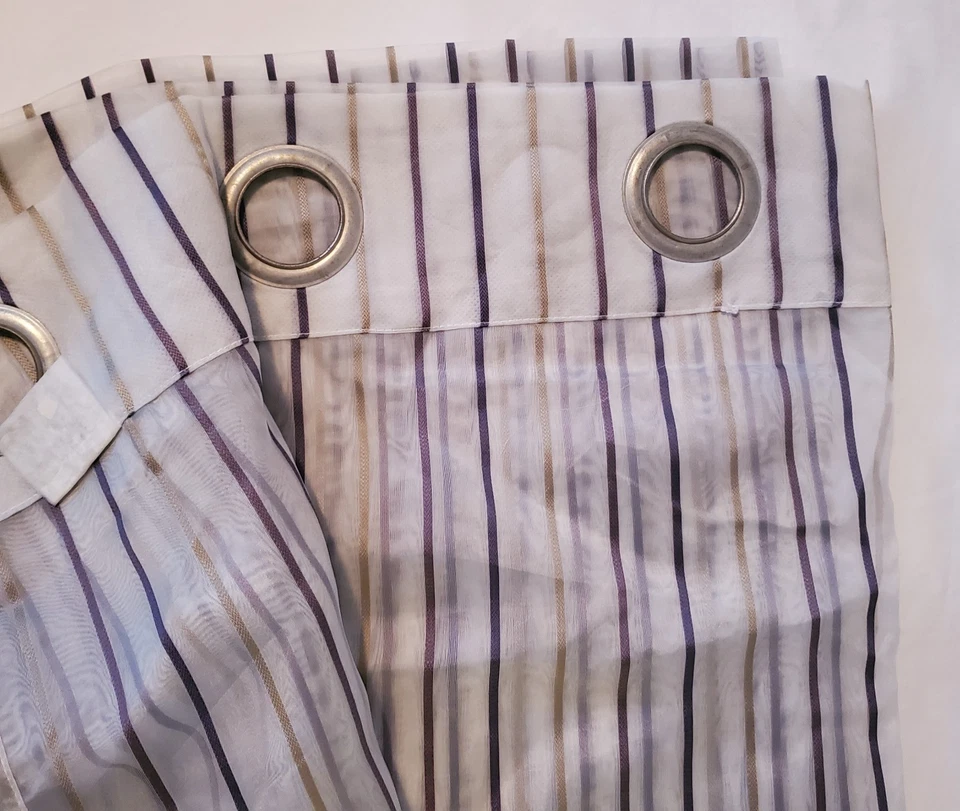 Cortinas com ilhós de 2 painéis Mainstays – listras transparentes, branco/roxo/castanho, 40x84" L - Imagem 2 de 4