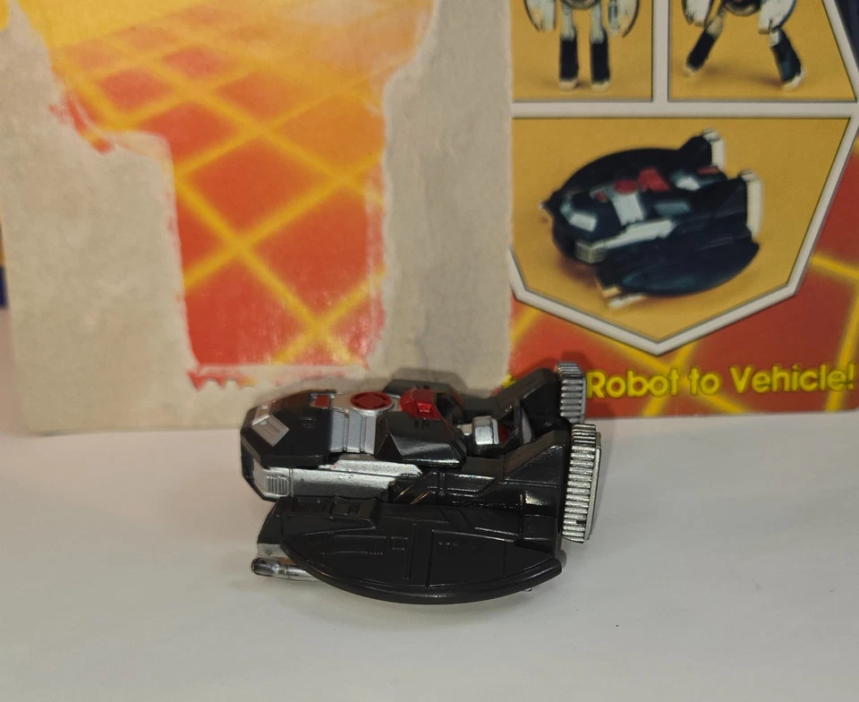 GoBots Pathfinder 29 Friendly Robot UFO Complete Cardback Packaging 1984 - Image 4 of 4