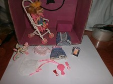 Ensemble KELLY, habits de la maman et poussette Fisher Price du set STROLLIN'FUN