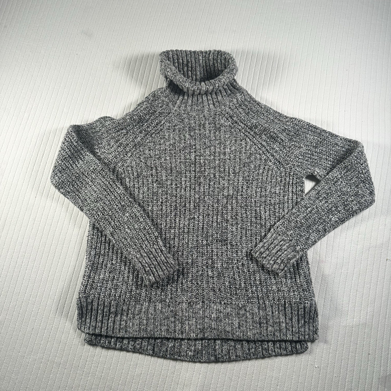 Old Navy Women’s Medium Gray Turtleneck Sweater Knit Pullover Long Sleeve