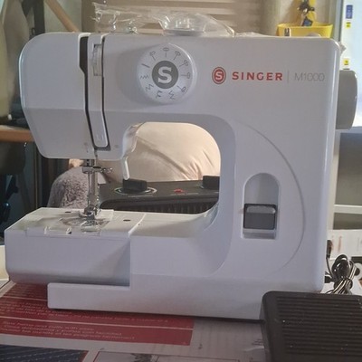 SINGER M1000 Electric Sewing Machine Portable Free Arm Denim Quilting