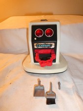 VTG 90S TOMY RADIO SHACK DUST BOT DUSTBOT CLEANING ROBOT BROOM BROKE-UNTESTED