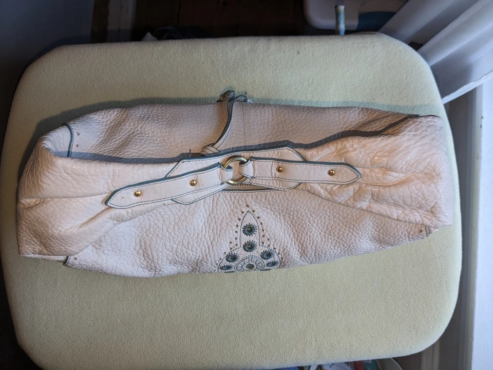 COLE HAAN Cuero Guijarro Blanco con Borla, Costuras Verde Azulado, Bolso de Hombro y Cartera  Foto 4 de 4