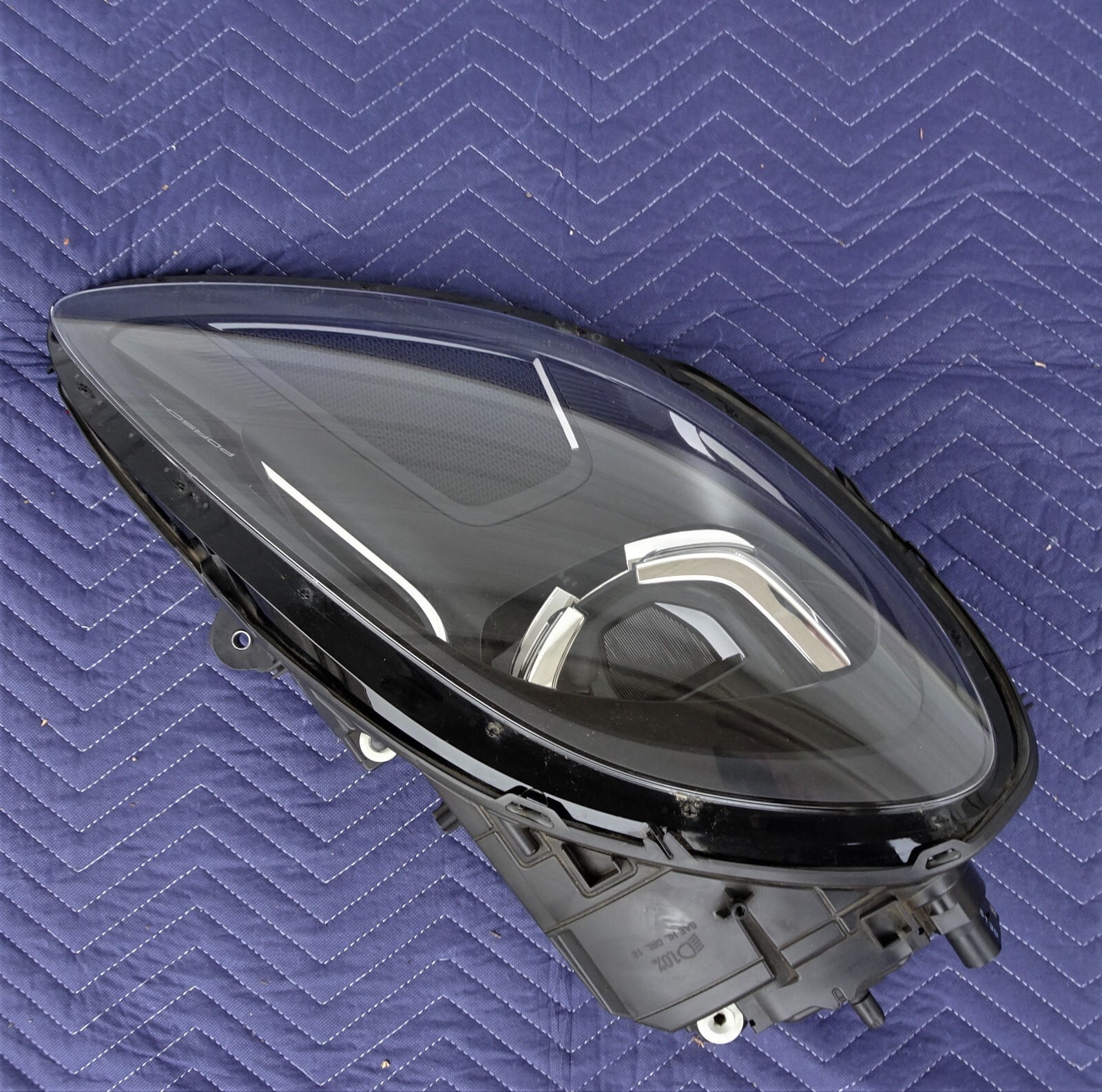 PORSCHE MACAN S GTS TURBO 2019 21 FRONT RIGHT LED HEADLIGHT 
