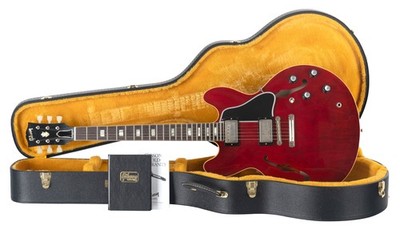 Gibson 1964 ES-335 Reissue VOS Sixties Cherry Custom Shop E-Gitarre Koffer