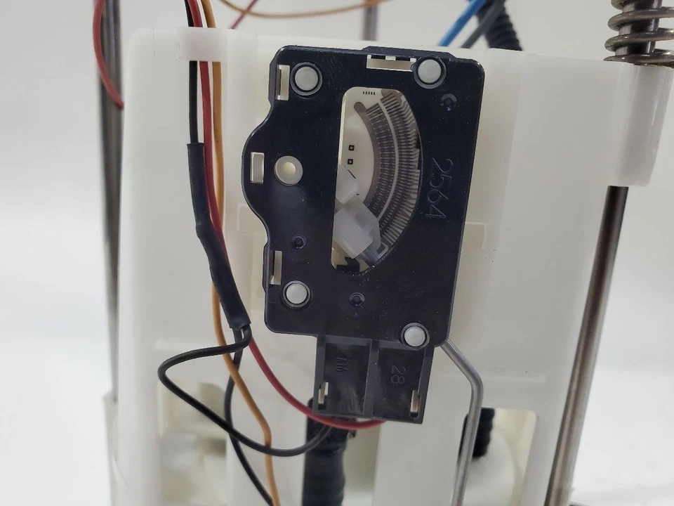 2012 2013 2014 2015 2016 Nissan NV3500 OEM Fuel Pump 5.6 RWD - Image 2 of 4