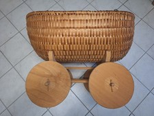Alter XXL Wäschewagen / Babywagen mit Holzrädern & Geflecht - tolle Deko