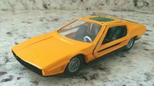 Modellini statici di auto, furgoni e camion Politoys Scala 1:43