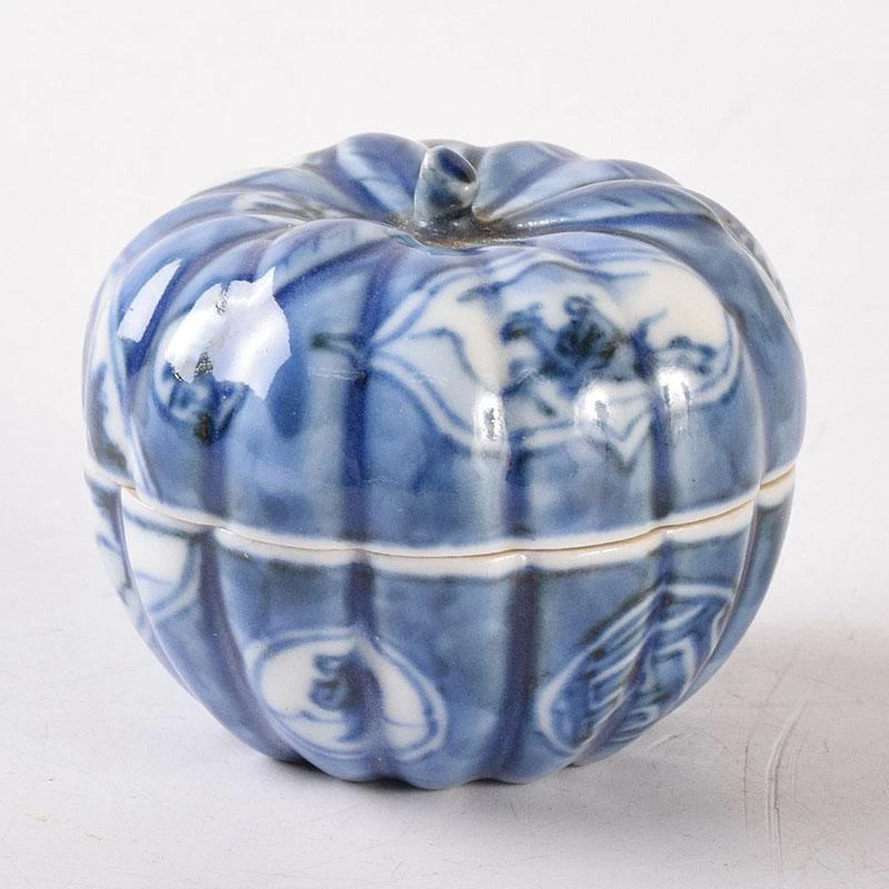 Porta Incienso Mandarina Chikusen Miura Porcelana Azul y Blanco con Caja Utensilios Foto 3 de 4