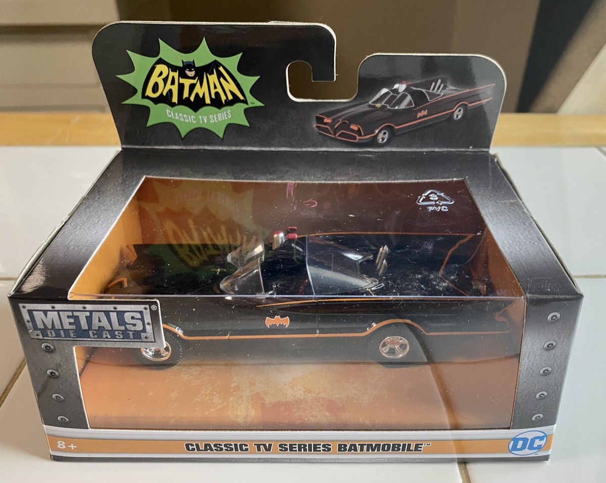 BATMAN 1966 Classic TV Series Batmobile 1:32 Scale Diecast