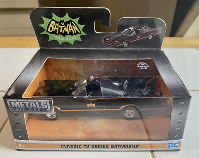 BATMAN 1966 Classic TV Series Batmobile 1:32 Scale Diecast
