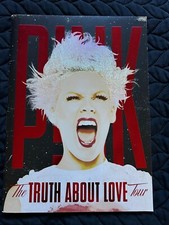 PINK - TOUR 2013 The Truth About Love SOUVENIR PROGRAM BOOK with COMIC
