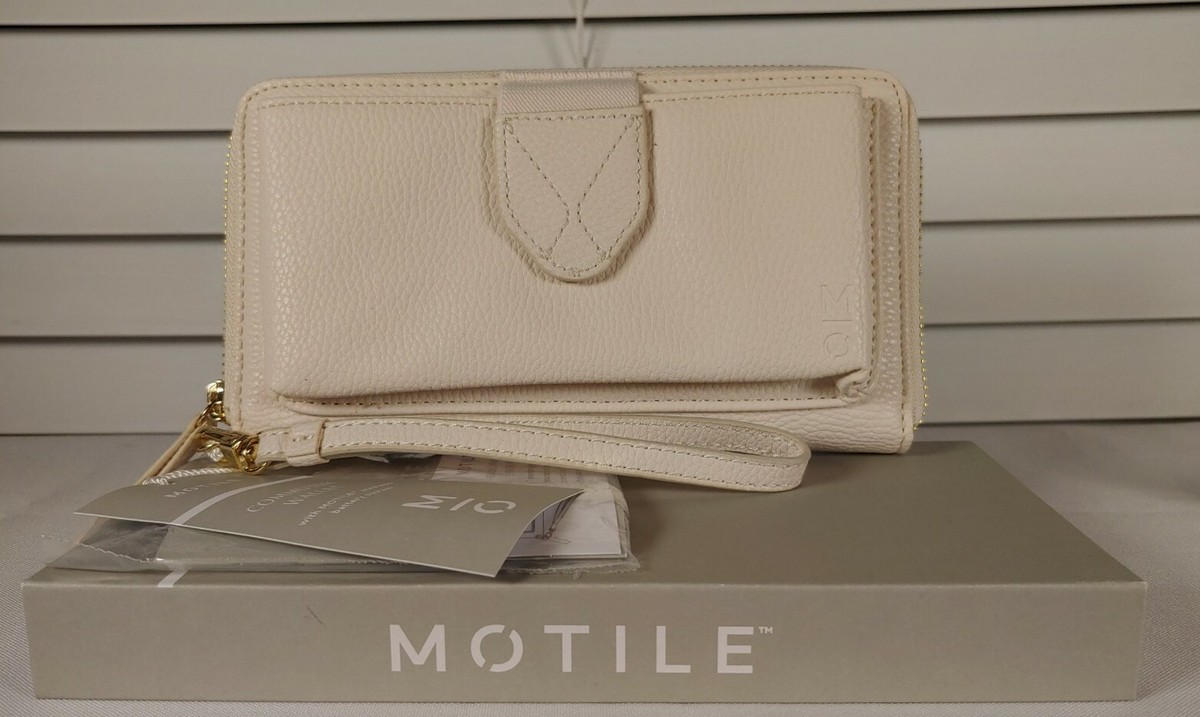Motile Vegan Leather Designer Commuter Wallet with 3,000 mAh
