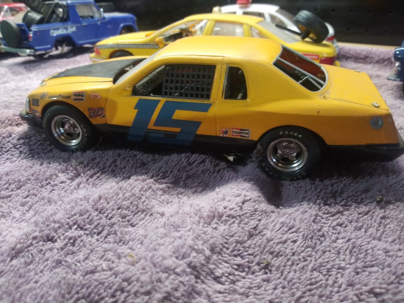 1/25th scale Model Car junkyard consisting of 11 models in various