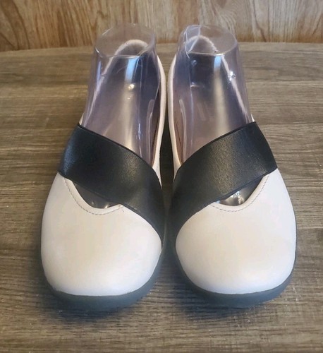 Clarks Vailee Pine Slip On Shoes Womens Size 7.5 White Black - Picture 2 of 12