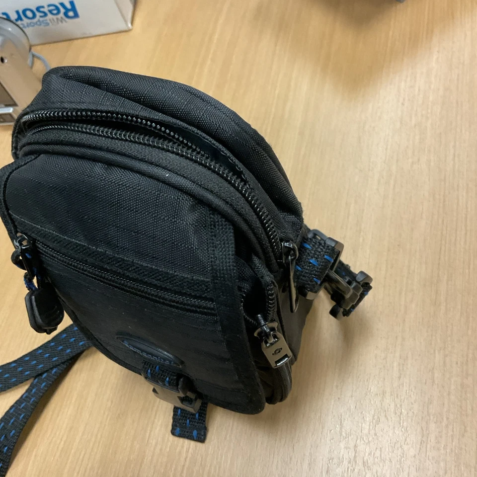 SAMSONITE Black & Blue Trim Padded CAMERA BAG - Image 3 of 4