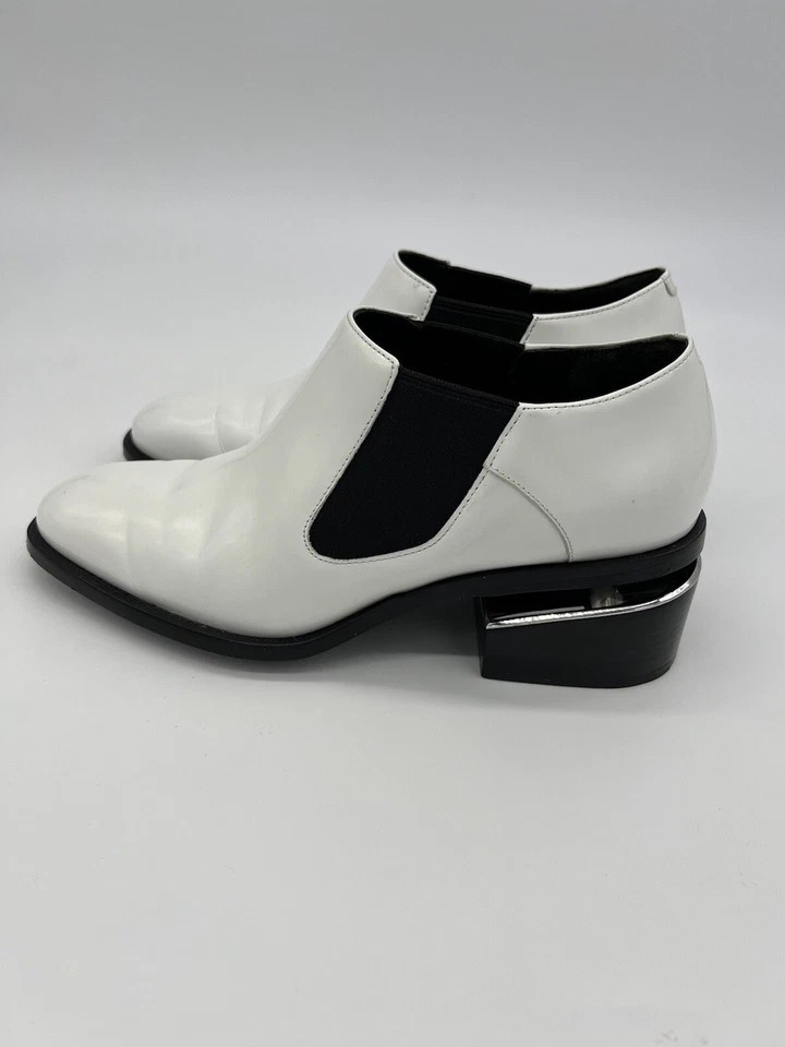Botas de tornozelo Alexander Wang Kori couro branco salto recortado Chelsea tamanho 6 EUA - Imagem 3 de 4