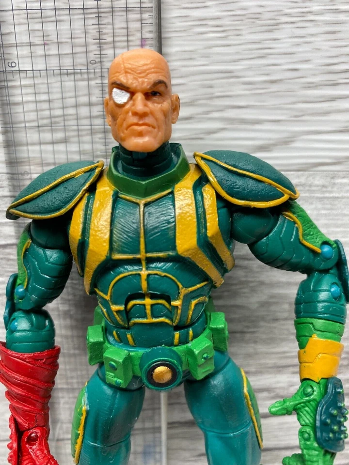 Figura Toybiz Marvel Legends Face Off Capitán América vs Calavera Roja Variante 6" Foto 2 de 3