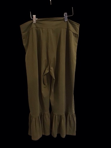 Matilda Jane Pants Women L Green Big Ruffles Straight Leg Mid Rise Pull On Capri - Picture 6 of 7
