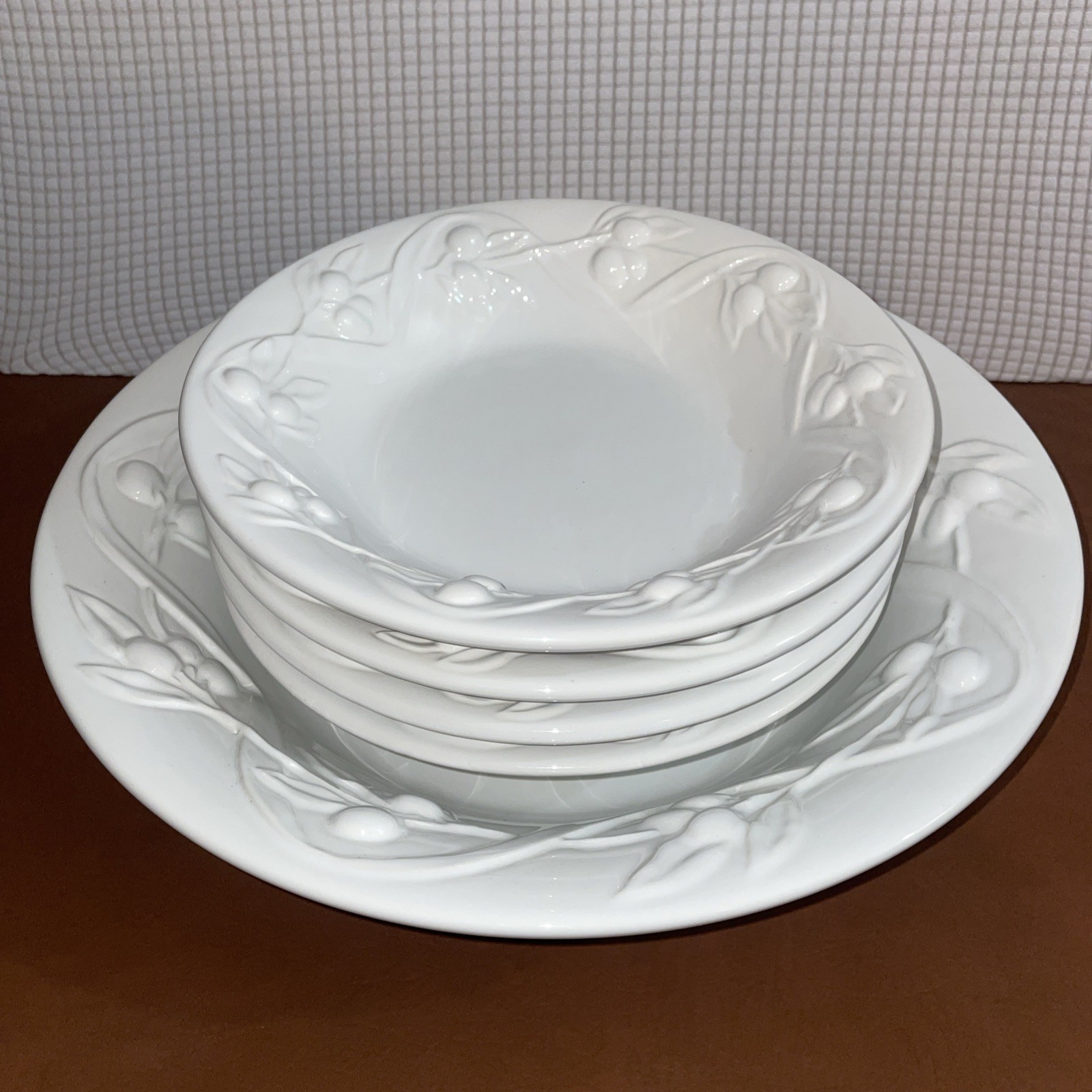 WILLIAMS SONOMA ITALY I Patrizi Pasta Bowls White Olives