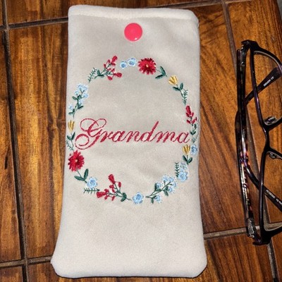 Oma bestickter Samtstoff Brille Brillen Steppetui HandarbeitStoff 