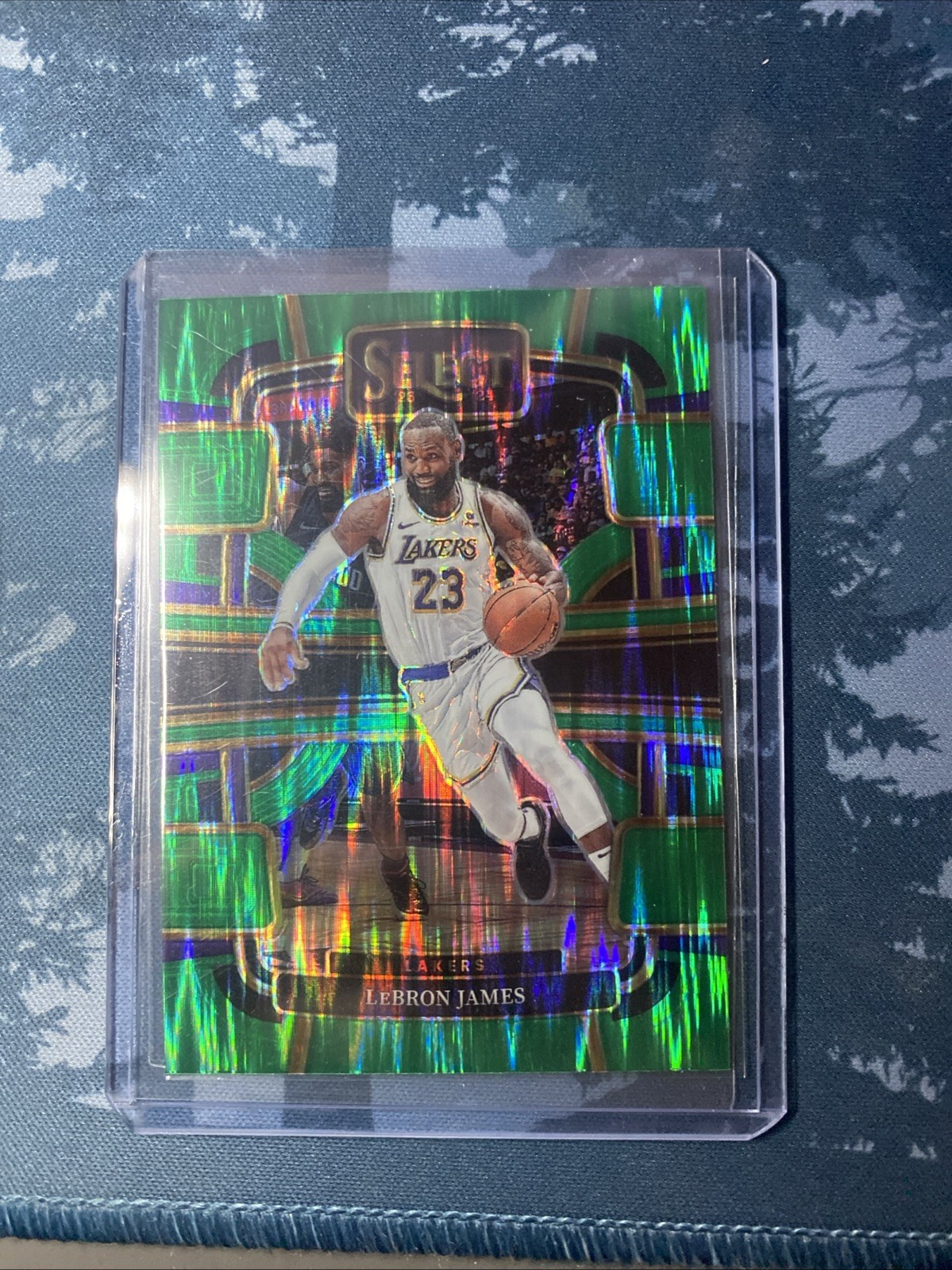 2023-24 Panini Select - Concourse LeBron James #66 Green Shock Prizm