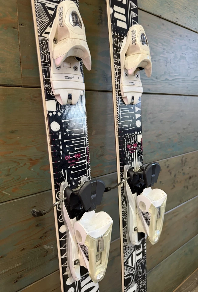 Esquís Roxy 168 CM para mujer G1 Broomstix modelo Team Pro con fijaciones Roxy; ¡Bonitos! Foto 4 de 4