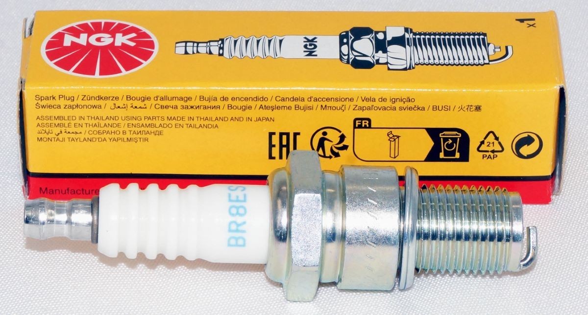 4 Pack Genuine NGK 5422 Nickel Spark Plugs BR8ES for Kawasaki and