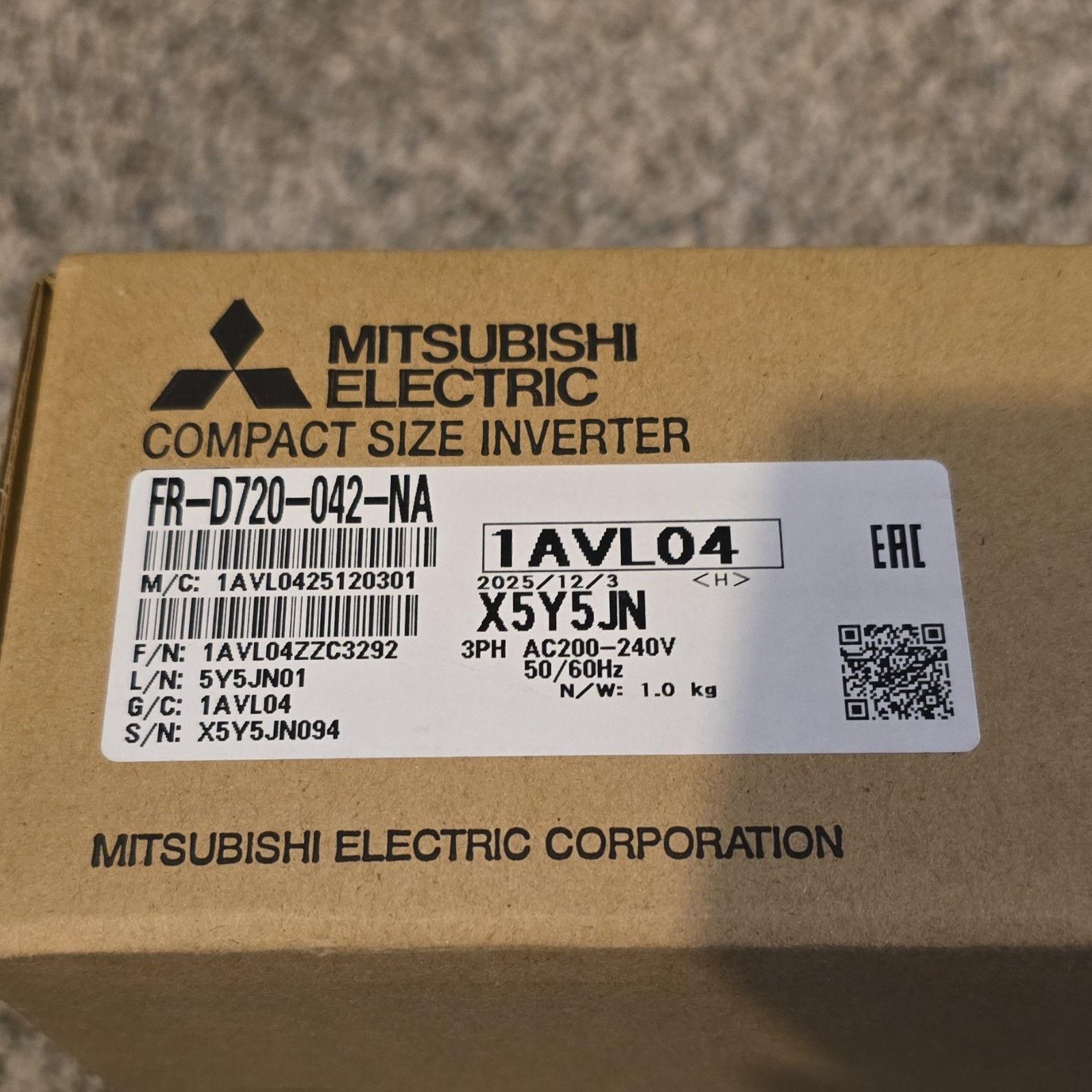 Mitsubishi Electric FR-D720-042-NA Compact Inverter VFD 3-Phase AC200-240V
