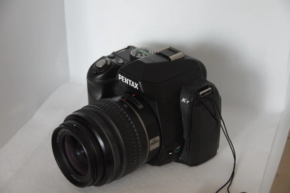 Pentax  K-r -  12.4MP Digitalkamera - erst 5600 Auslösungen - Bild 2 von 4