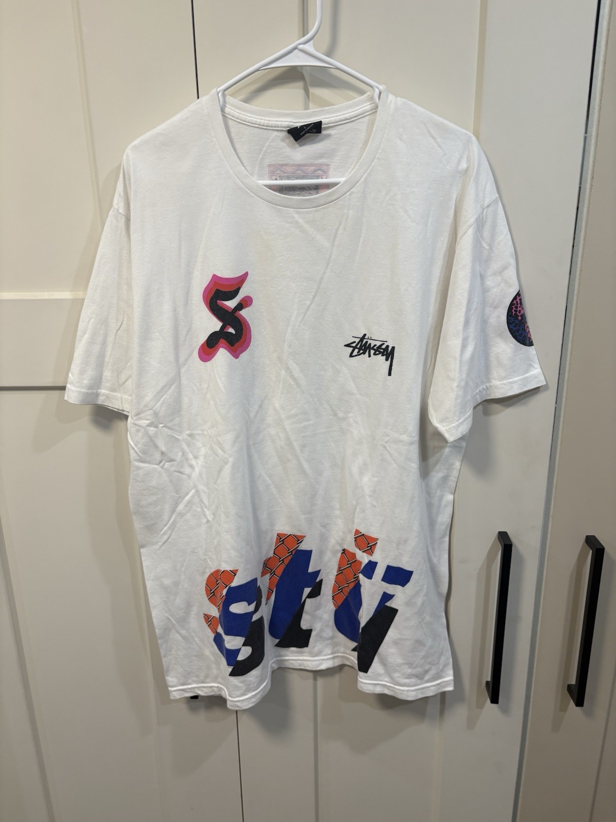 Stussy Designs T- Shirt Men’s Size Large Wrap Around All Over Print