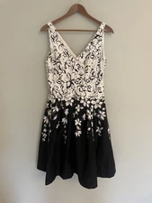 Lauren Ralph Lauren Black/White Floral Fit N Flare Sleeveless Dress.