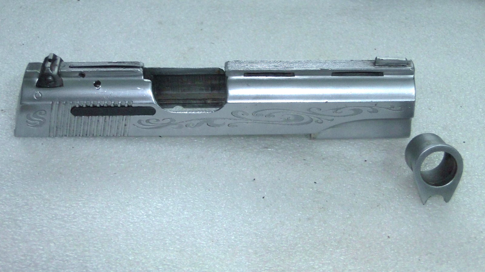 LLAMA 1911, SMALL FRAME VENTILATED CHROME SLIDE ENGRAVED, FIRING PIN, BUSHING.