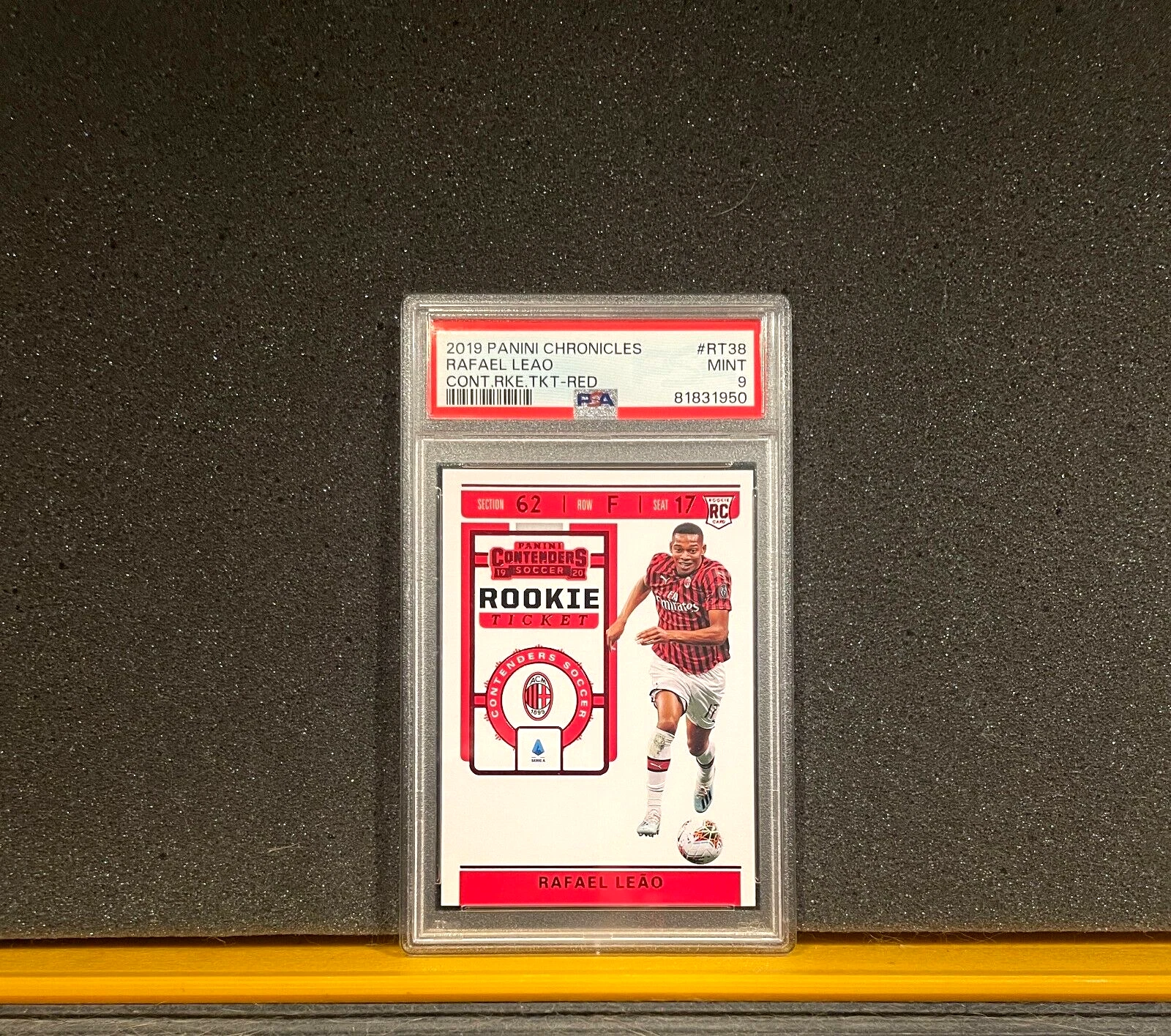 Rafael Leao trading card