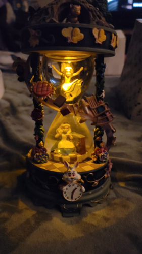 Alice in Wonderland Hourglass Snowglobe. ORIGINAL RELEASE from Disney Store!! - Video 1 of 1