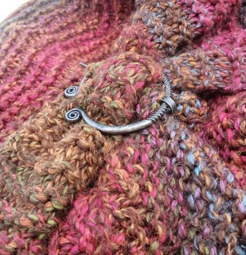 Penannular shawl pin cloak pin Medieval jewelry Viking SCA bronze brooch - Picture 3 of 15