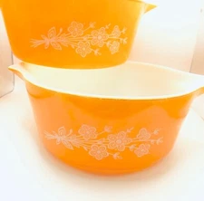 Vintage 1970’s Set of 2 PYREX Retro Butterfly Gold 475-B Casserole Bowls 2.5 Lit
