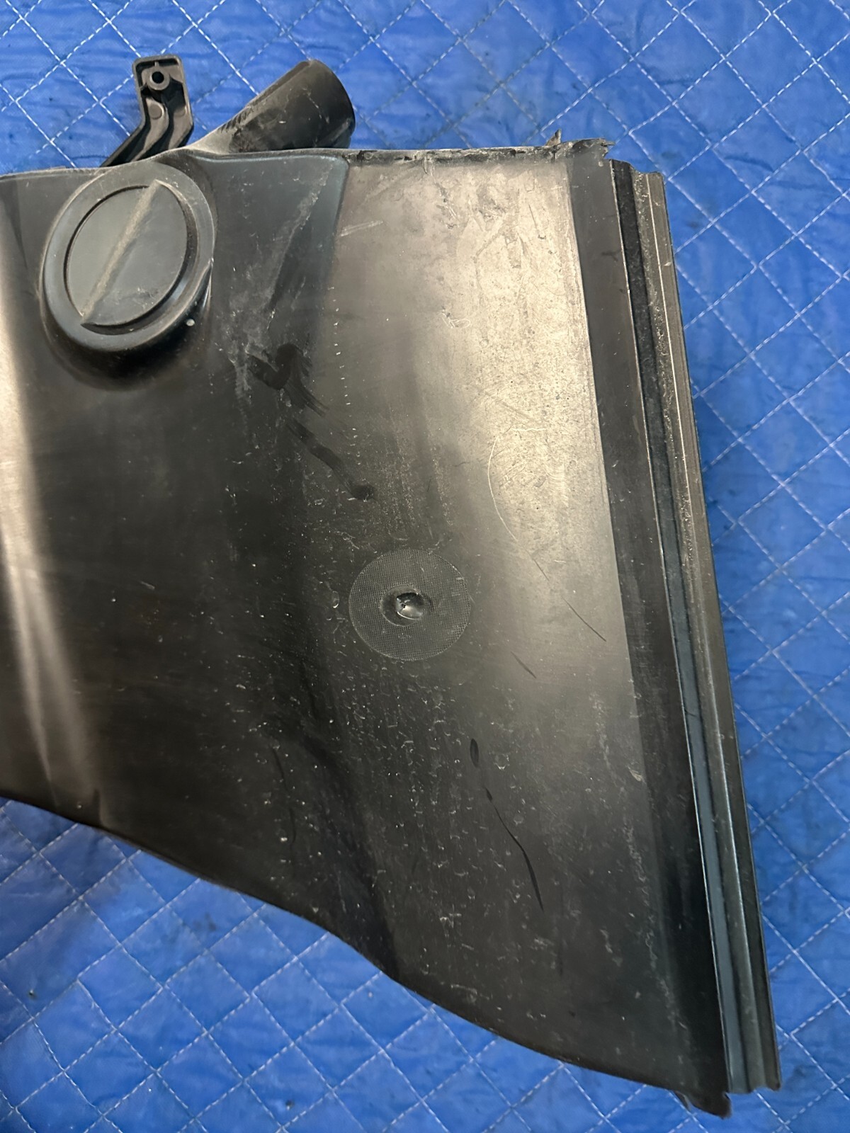 2018 AUDI R8 QUATTRO OEM REAR RIGHT AIR INTAKE DUCT GUIDE 4S7121334 ~DAMAGE~