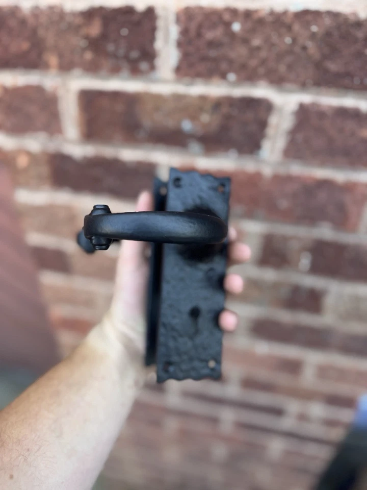 Antique Rustic Wessex Iron Door Handles - Image 3 of 4