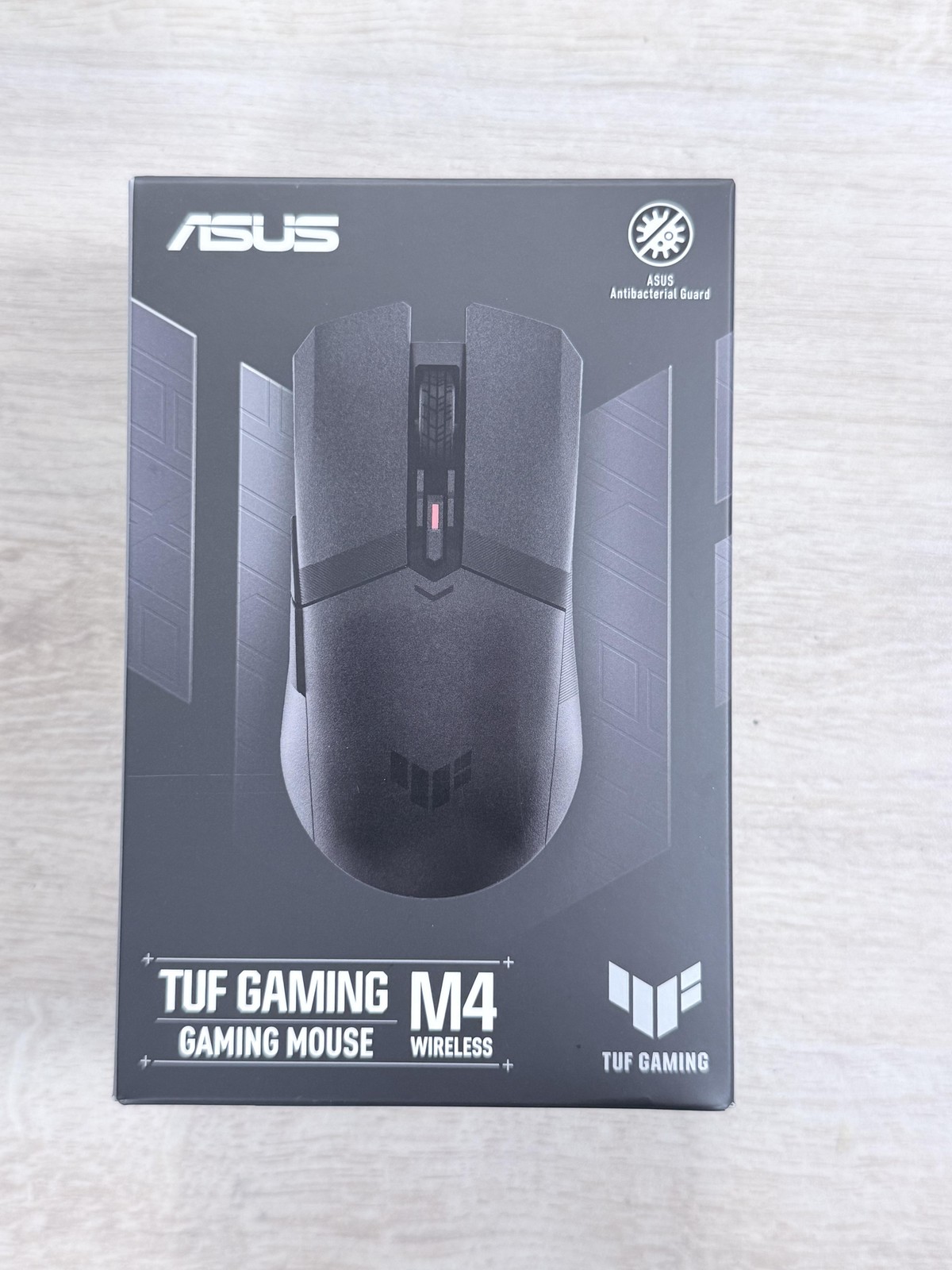 Souris gaming sans fil ASUS TUF Gaming M4 noire pour éliminer la latence en jeu
