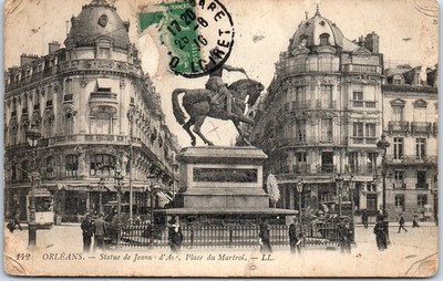 45 ORLEANS - statue of Joan of Arc (fold at corners)