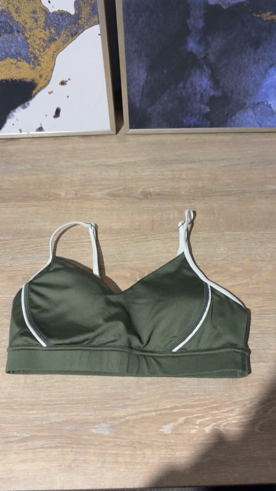 PUMA Women’s Sports Bra Size S Green/White Support Wireless Gym Training
