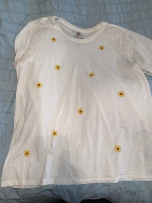PositiviTees Women s Floral Embroidered Crew Neck Cap Sleeve T-Shirt XXL
