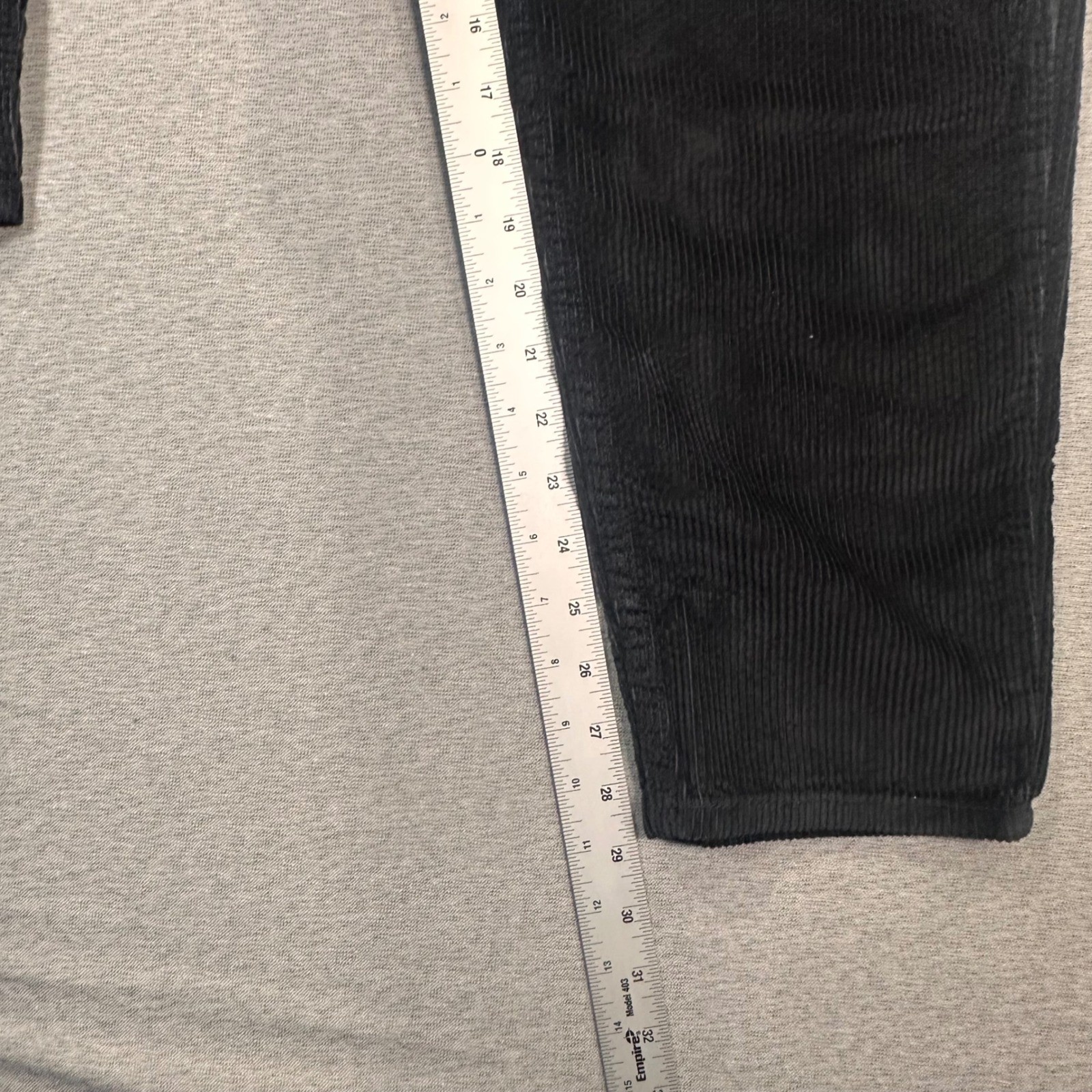 Levis High Waisted Mom Jeans Womans 28x29 Black Corduroy NWT thumbnail 5