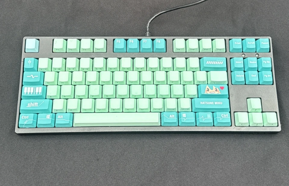 Filco Keyboard  - W/Hatsune Miku Keycaps FILCKTL 15 . - Image 2 of 4